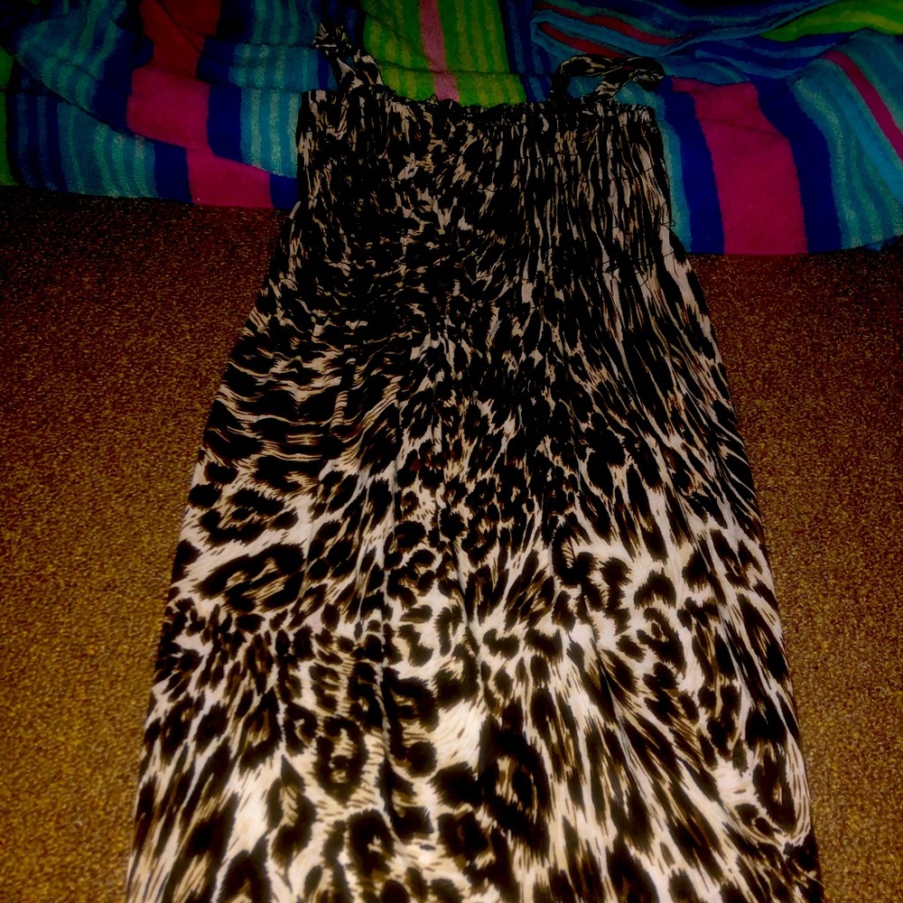 Sleeveless dress. Size : 5/6 ( Girl)